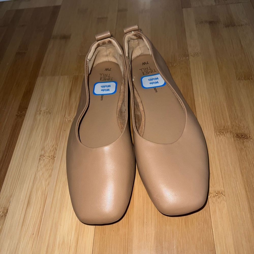 Time and Tru nude ballet flats size 7W